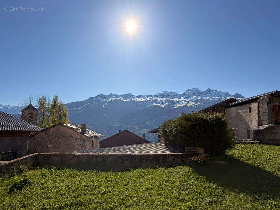Maison à LES CHAPELLES
