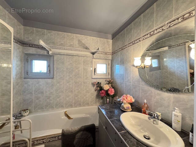 Appartement à SAINT-MAUR-DES-FOSSES