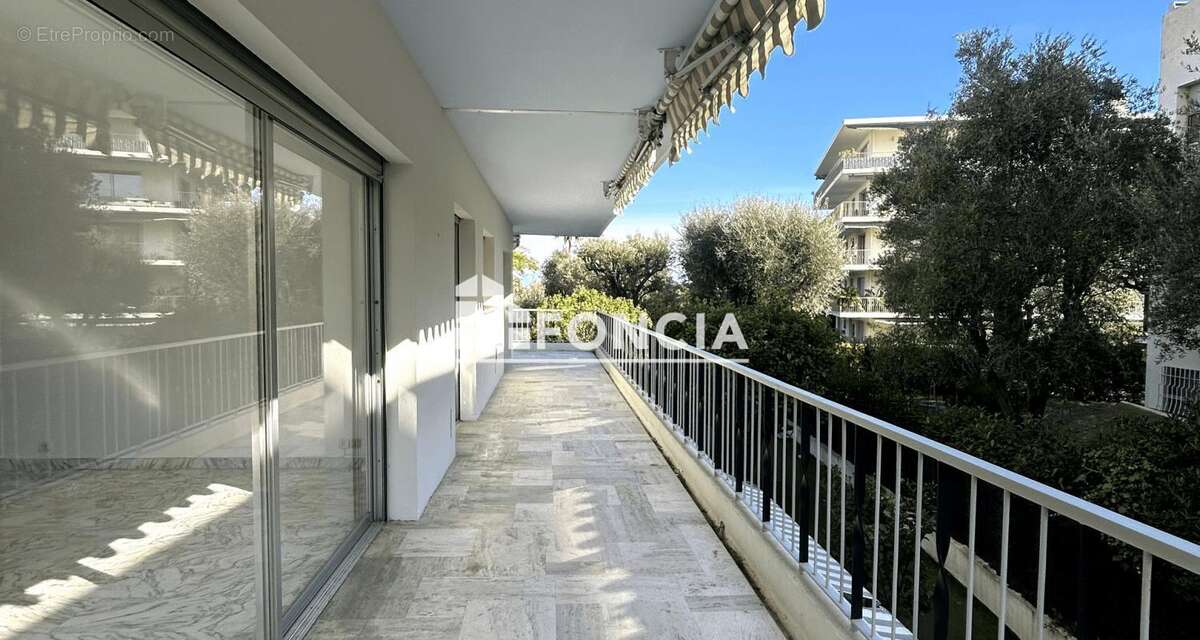 Appartement à ROQUEBRUNE-CAP-MARTIN