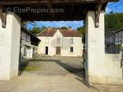 Maison à VILLECOMTAL-SUR-ARROS
