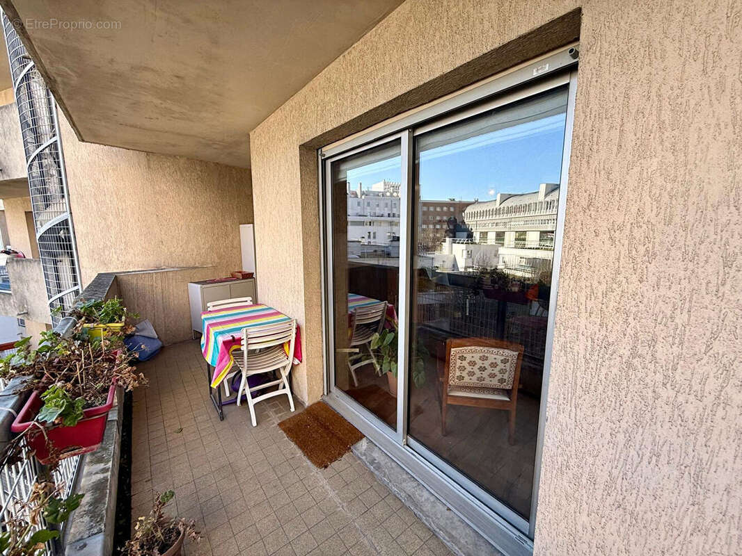 Appartement à PARIS-19E