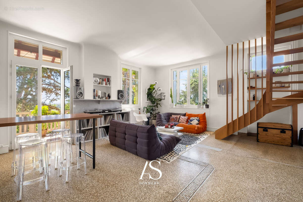Appartement à SAINT-CYR-AU-MONT-D'OR