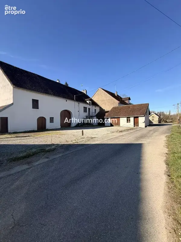 Corps de ferme en pierre a renover – 4 800 m² de terrain – 250 m² de dépendances - photo 25