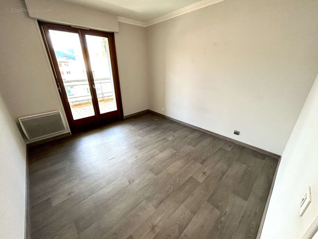 Appartement à VILLE-LA-GRAND