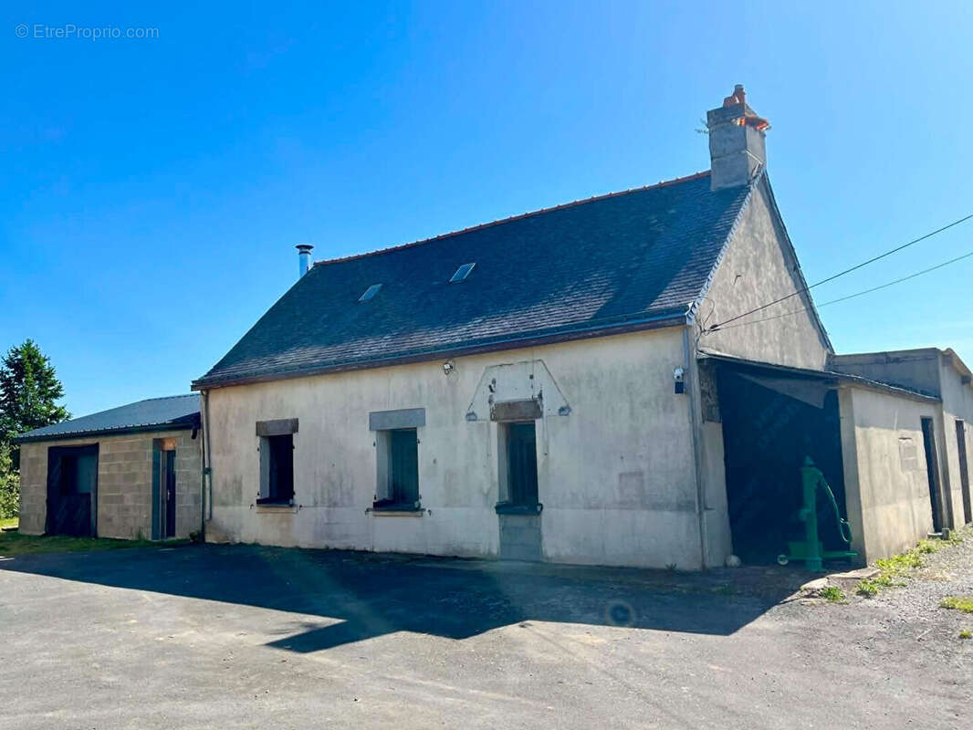 Maison à SAINT-HILAIRE-DU-MAINE