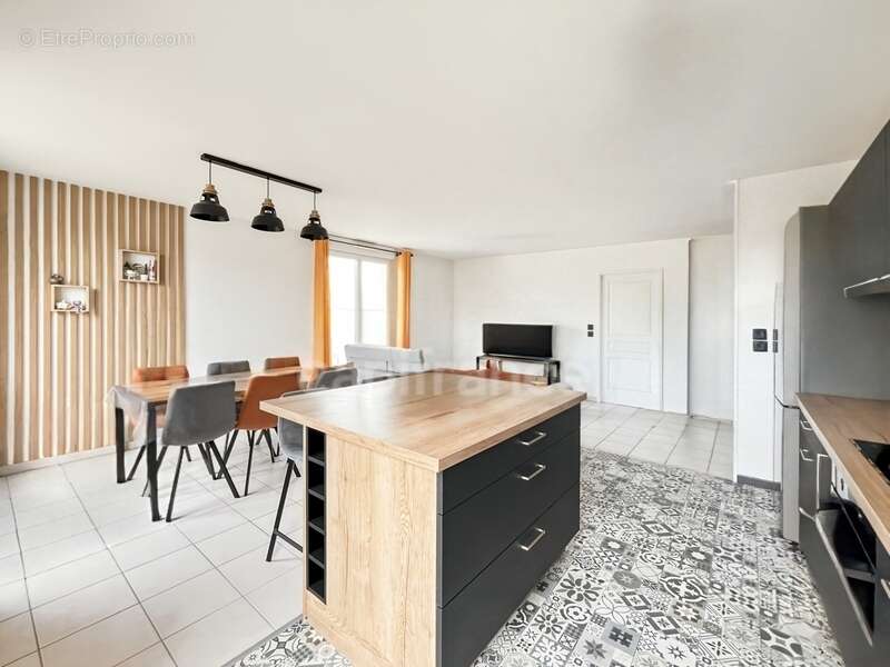 Appartement à CHENOVE