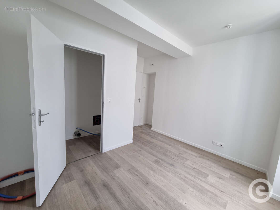 Immeuble de 5 logements au centre-ville d'Avallon avec dépendances - photo 5