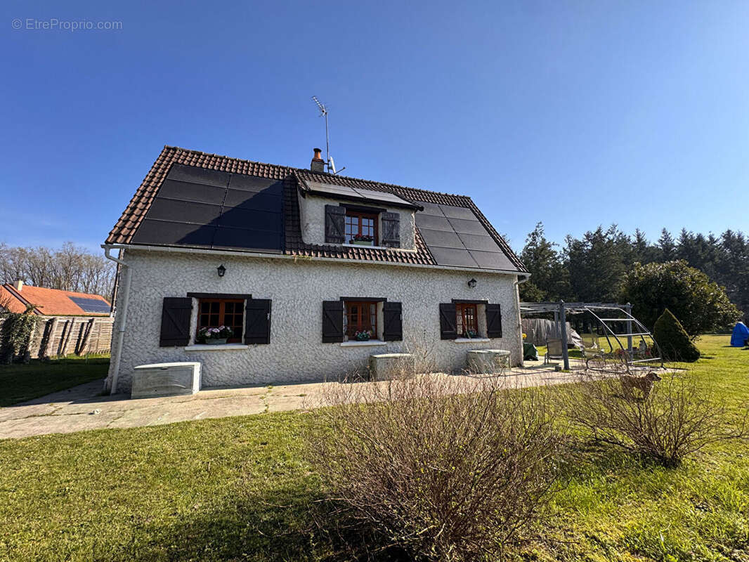 Maison à LASSAY-SUR-CROISNE