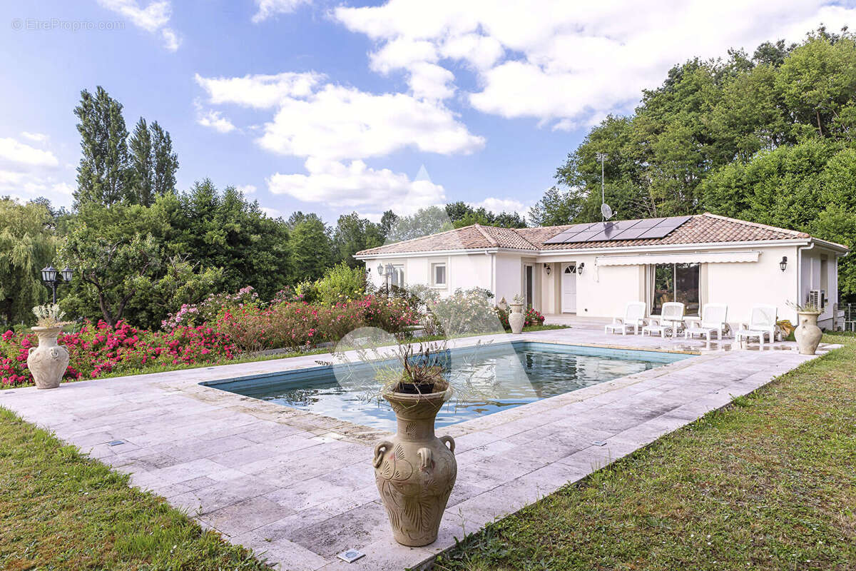 Maison à SAINT-DENIS-DE-PILE