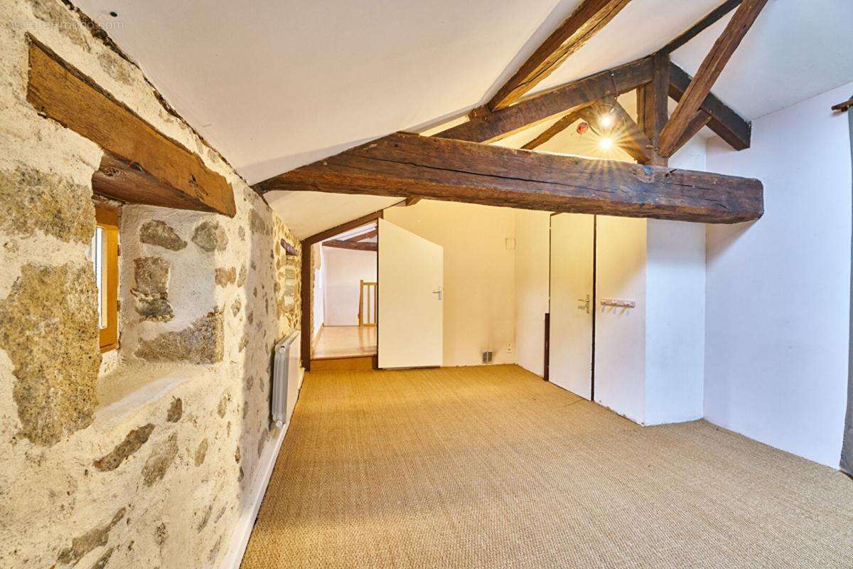 Maison à MORTAGNE-SUR-SEVRE