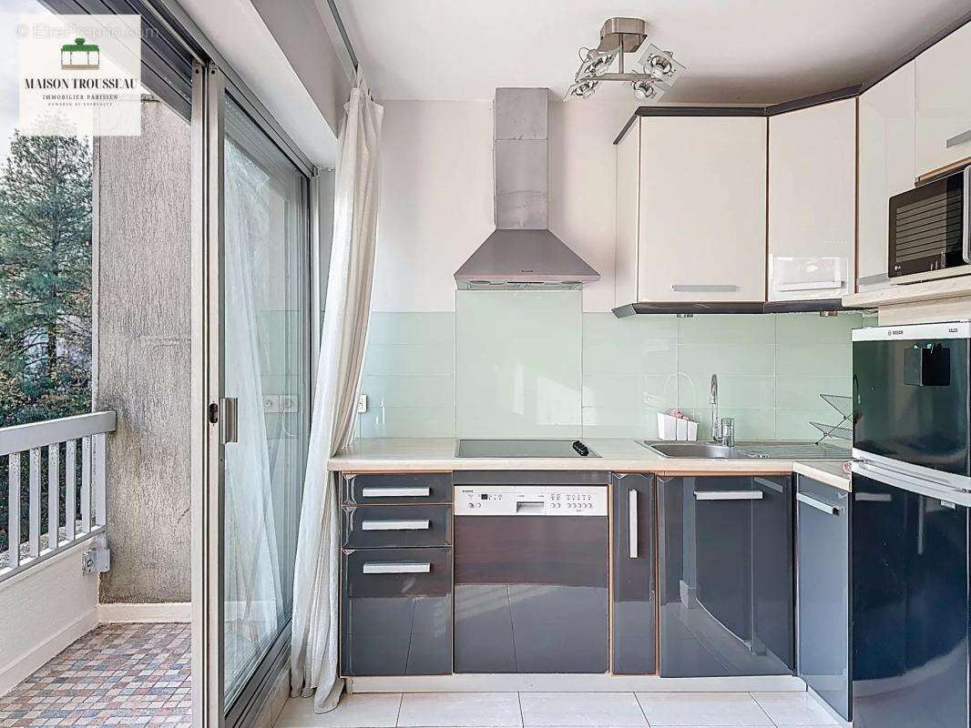 Appartement à NEUILLY-SUR-SEINE