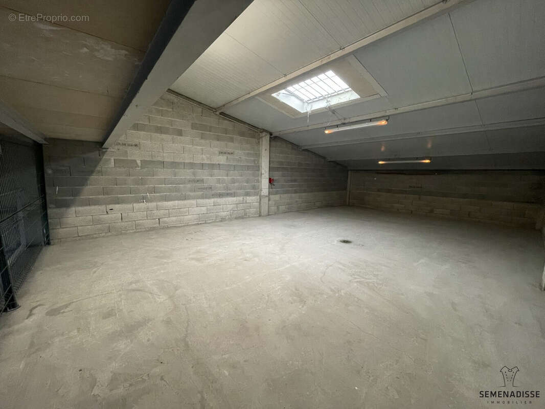 Commerce à VILLENEUVE-TOLOSANE