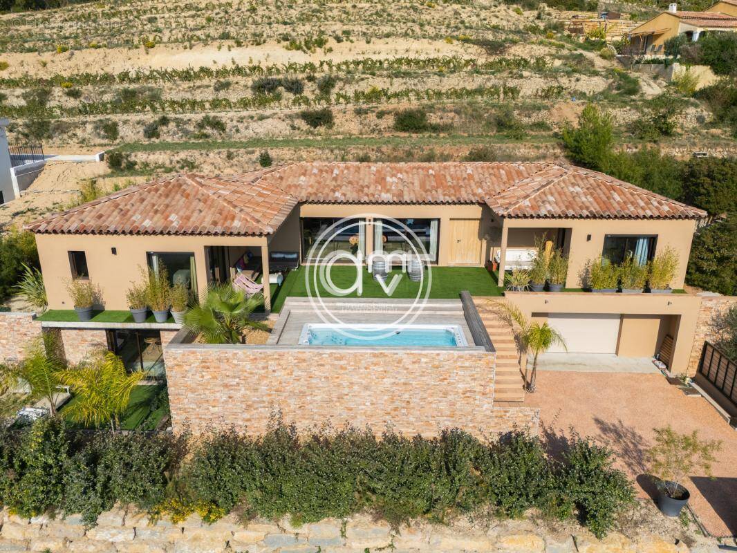Maison à LE CASTELLET