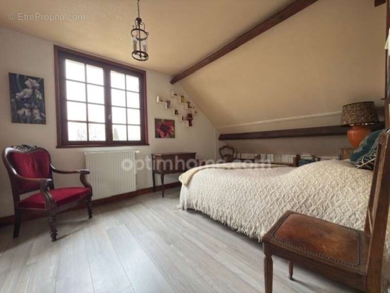 Maison à SAINT-CYR-SOUS-DOURDAN