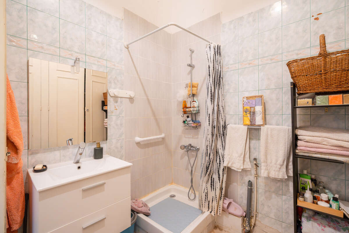 Appartement à MARSEILLE-6E