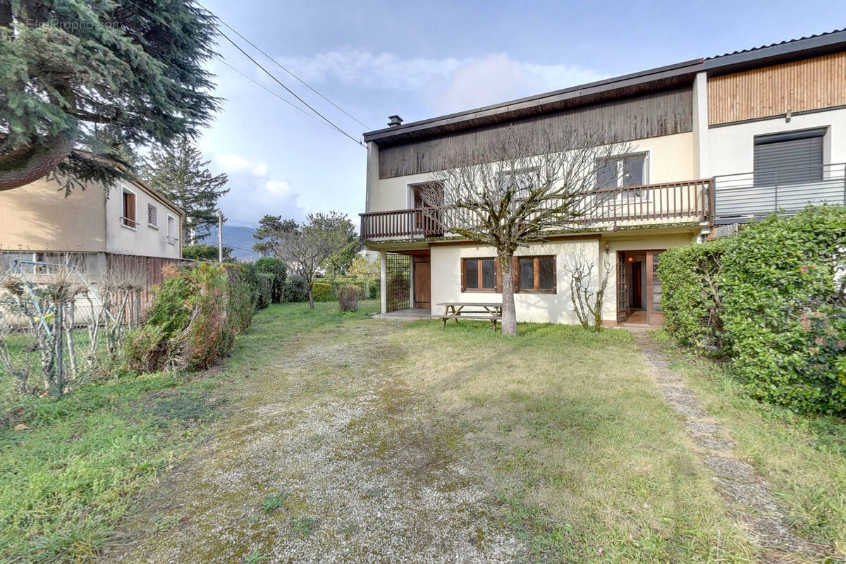 Maison à ECHIROLLES