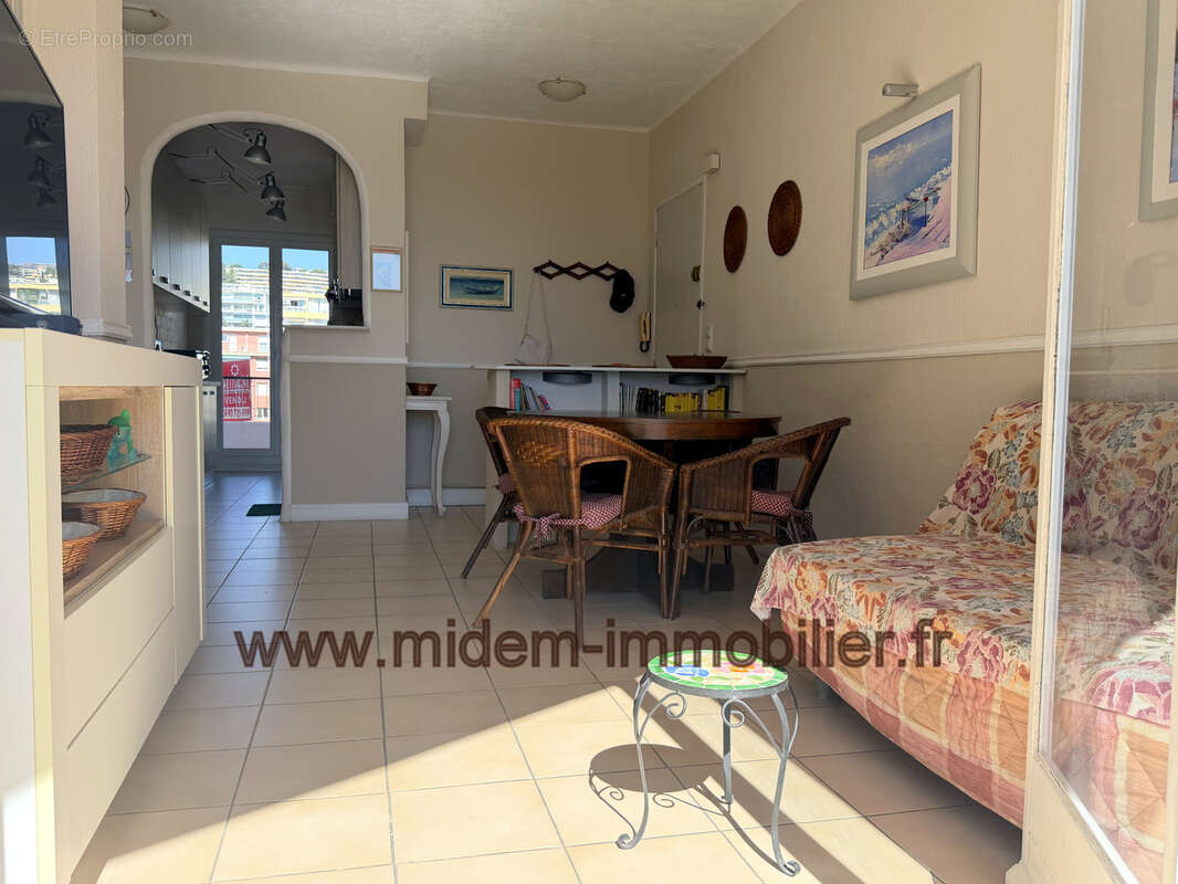 Nice Ouest Carras-Californie 3 P au calme étage élevé de 50 m2 + terrasse et loggia à 280000 euros - photo 5