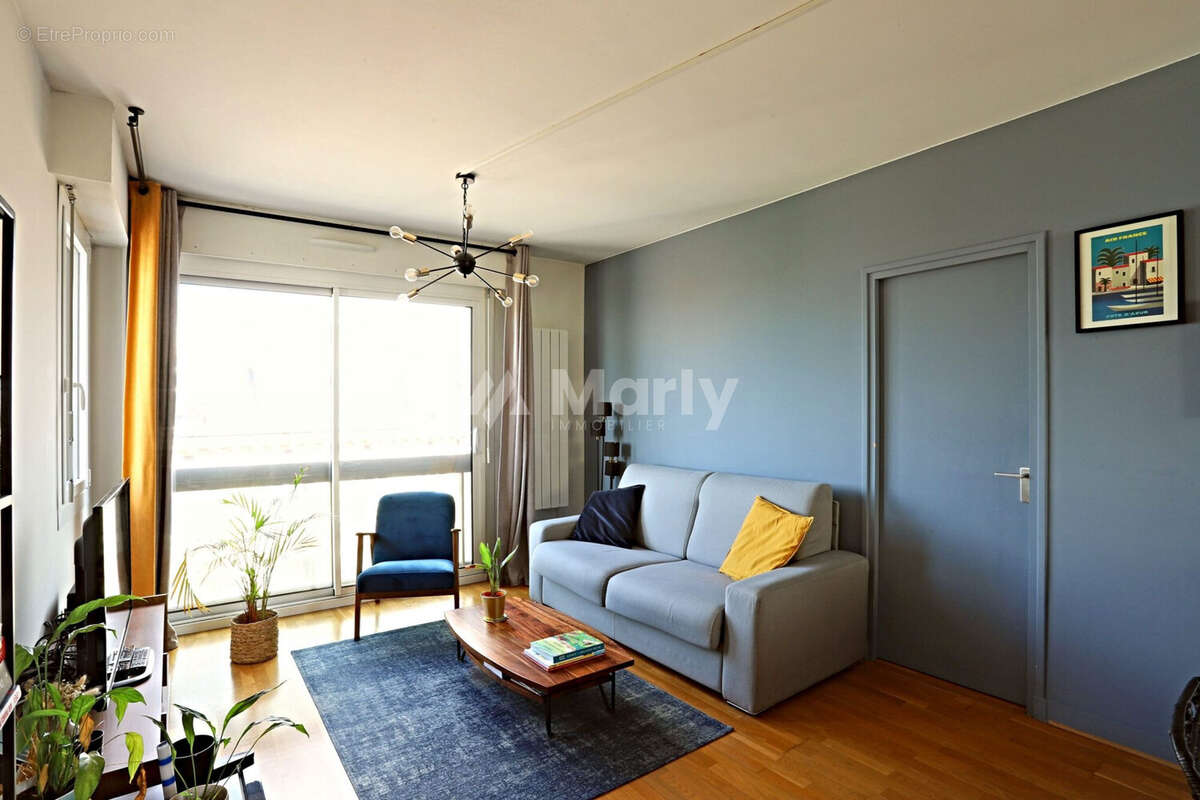 Appartement à PARIS-17E