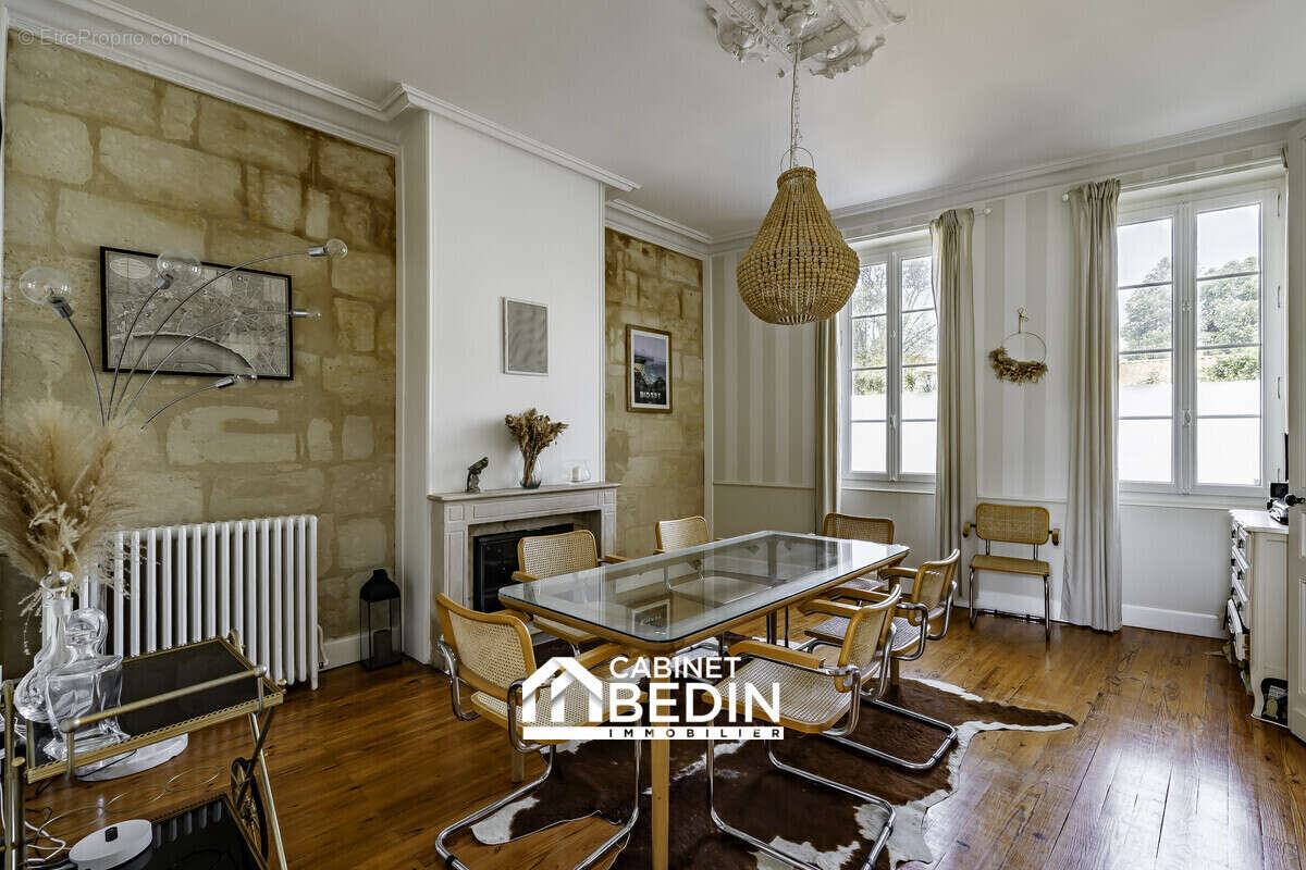 Maison à BLANQUEFORT