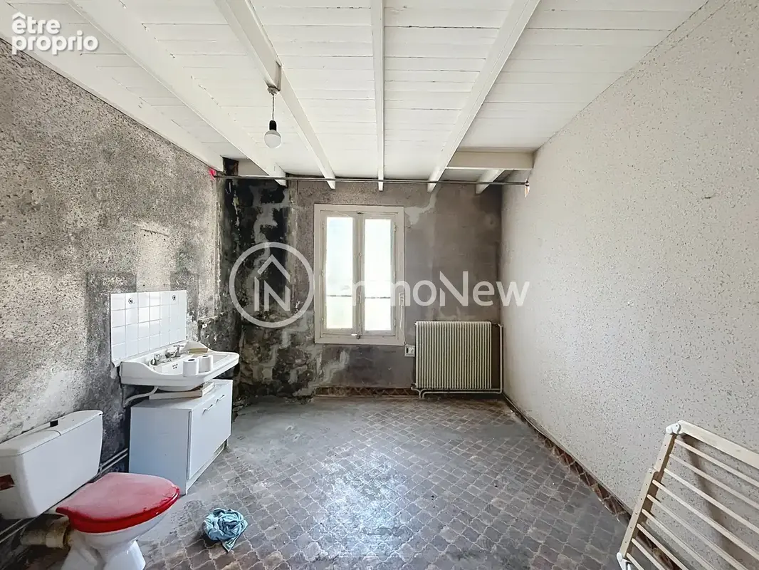 Une maison à SAINT JEAN LE THOMAS avec une dépendance - photo 6