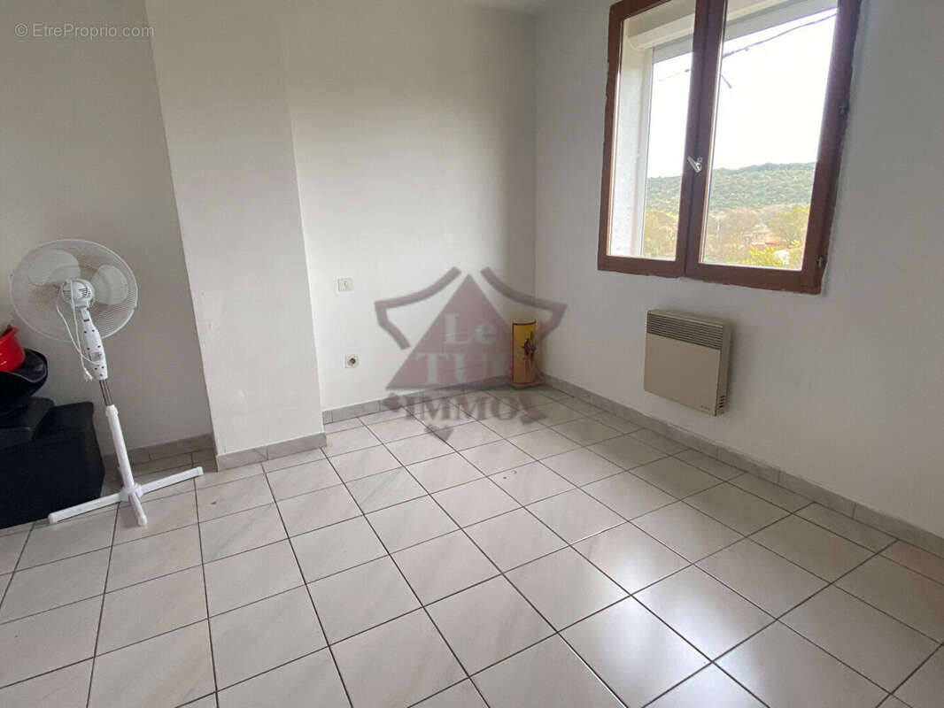 Maison avec parking - Rousson - photo 9