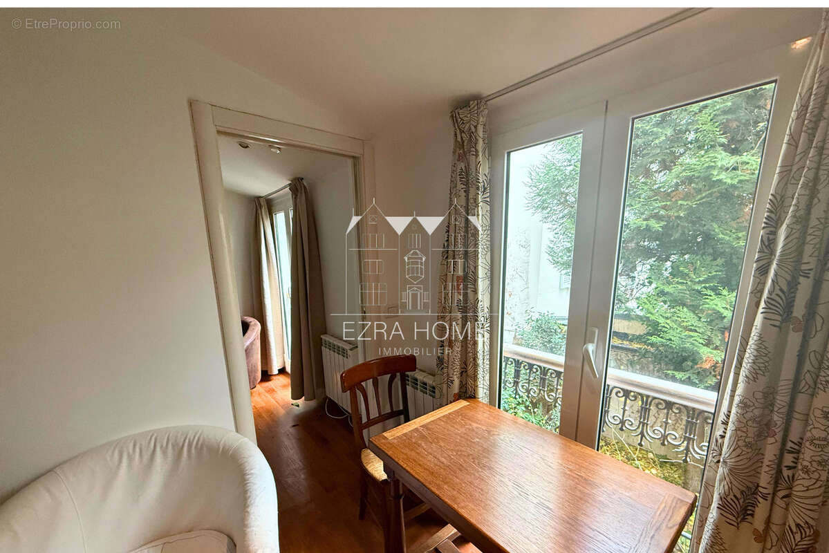 Appartement à PARIS-14E
