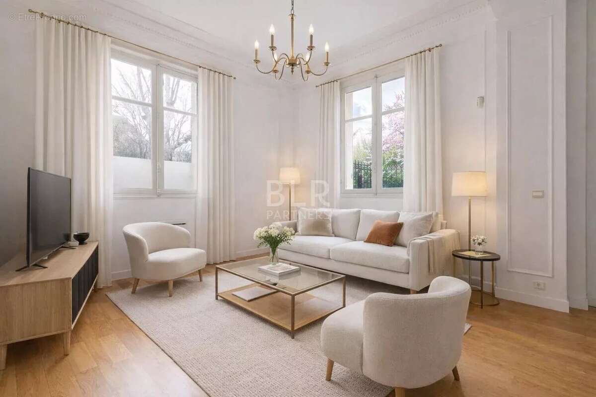 Appartement à NEUILLY-SUR-SEINE