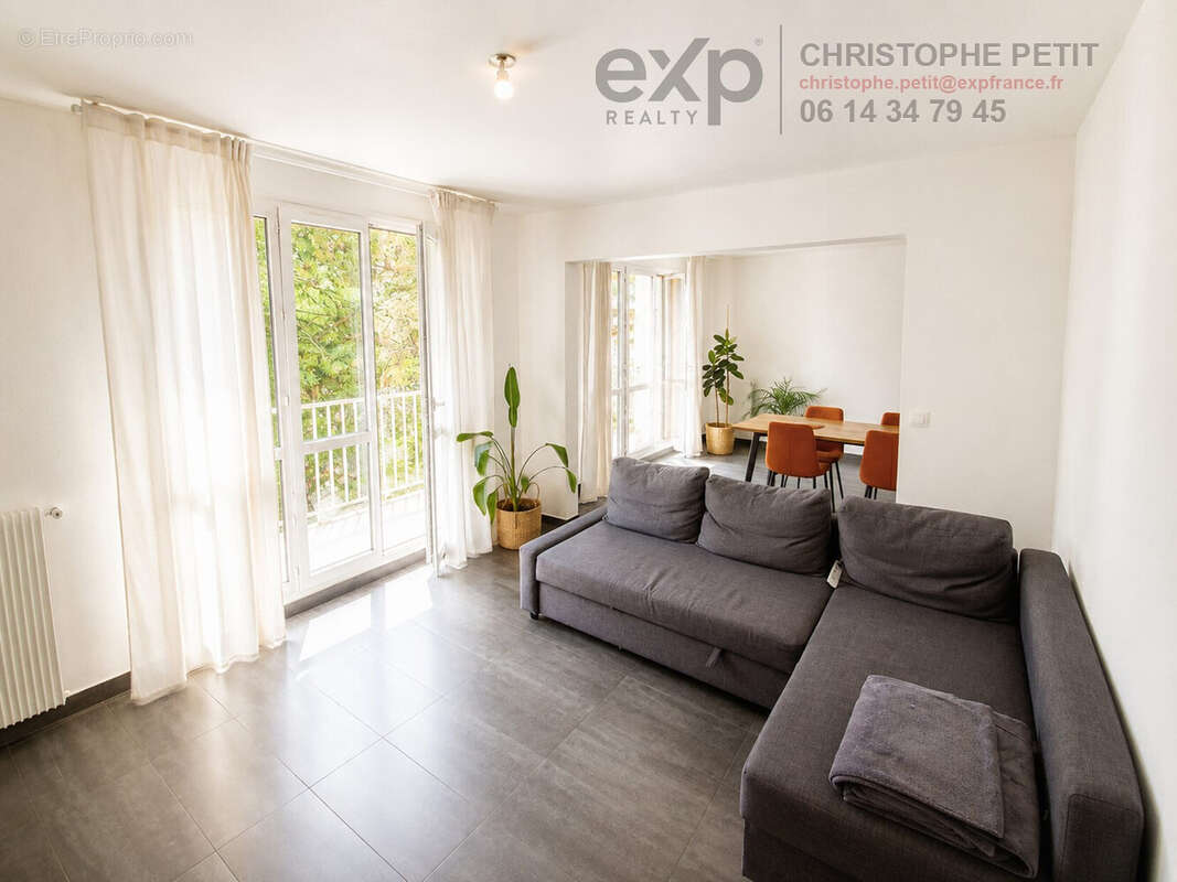 Appartement à FONTENAY-LE-FLEURY