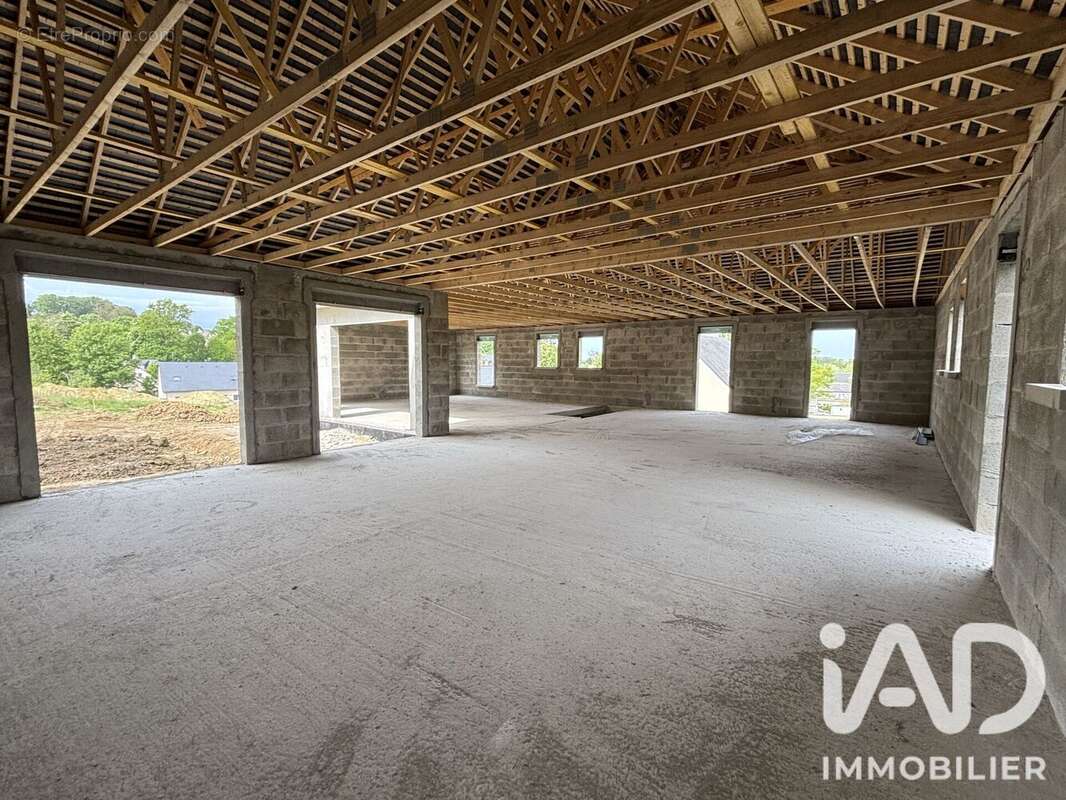 Maison 220 m² à Saint-Sulpice  - photo 6