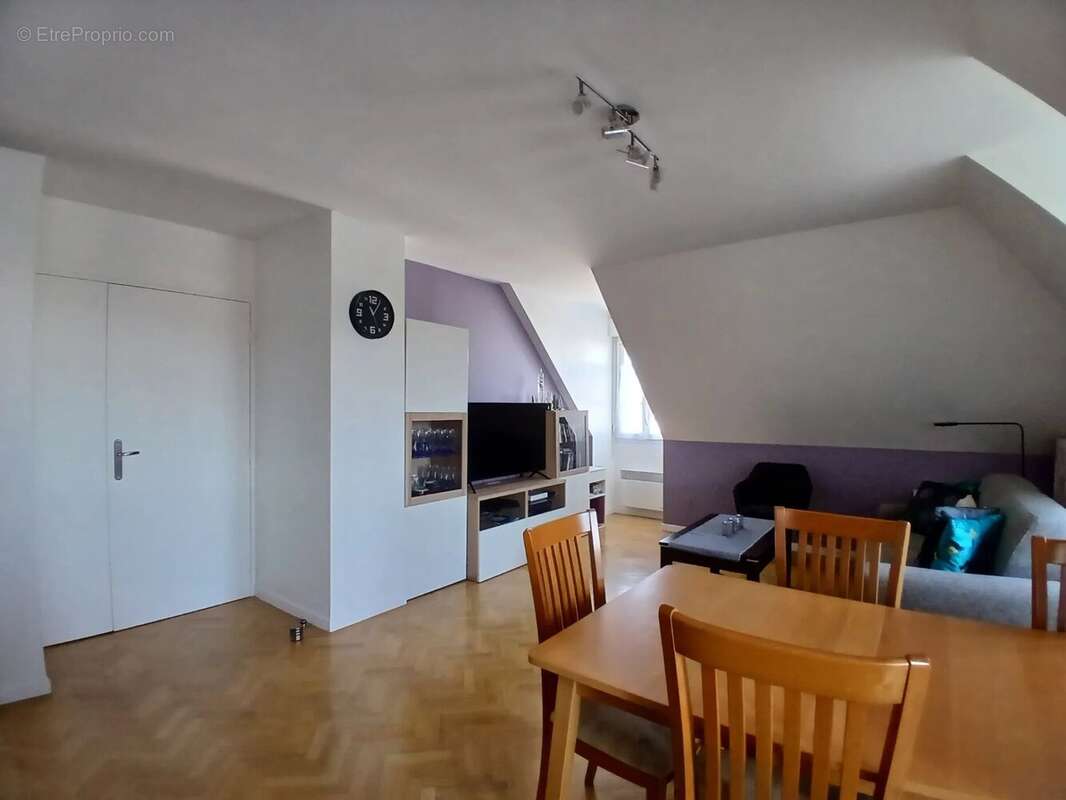 Appartement à HOUILLES