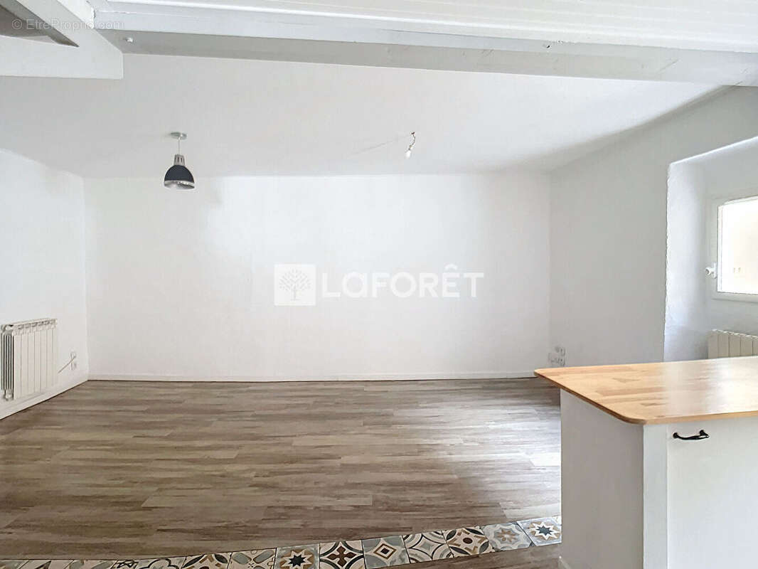 Appartement à AURIOL