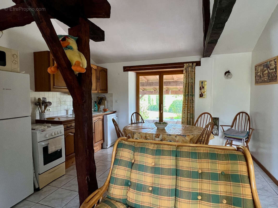 Maison à BEAUGAS