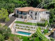 Maison à ROQUEFORT-LES-PINS