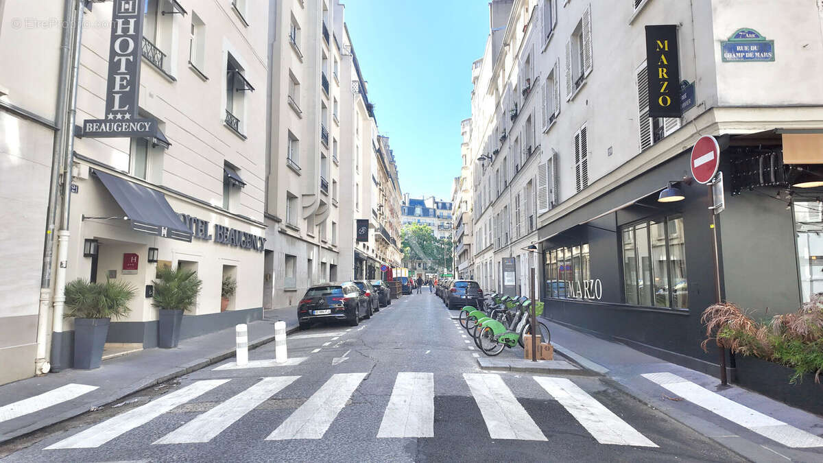 Appartement à PARIS-7E