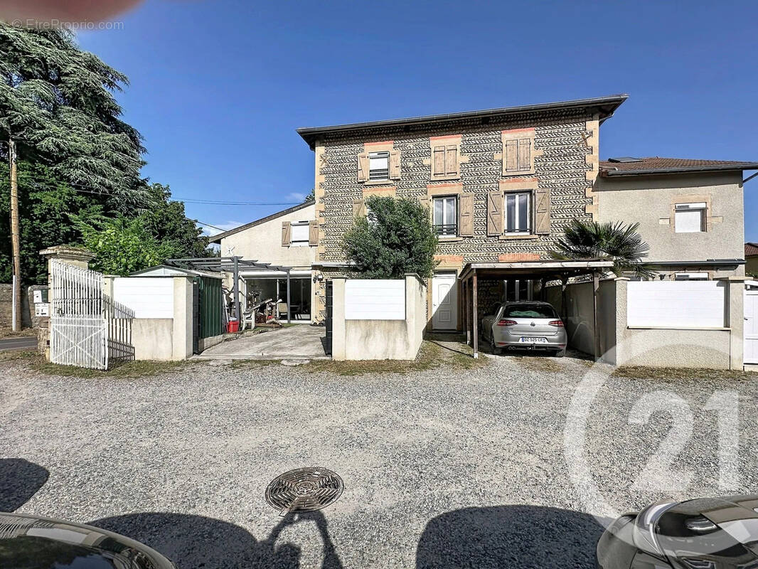 Appartement à BOUGE-CHAMBALUD