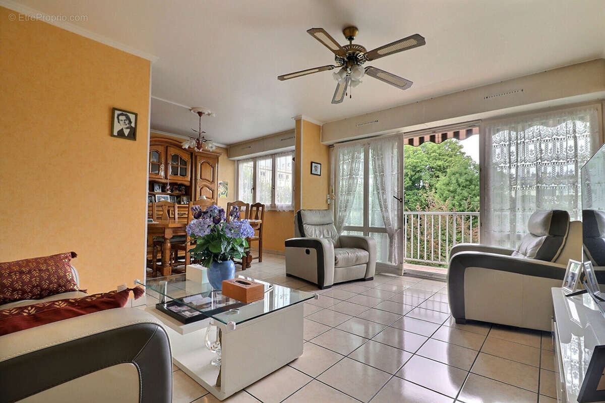 Appartement à LE PLESSIS-BOUCHARD