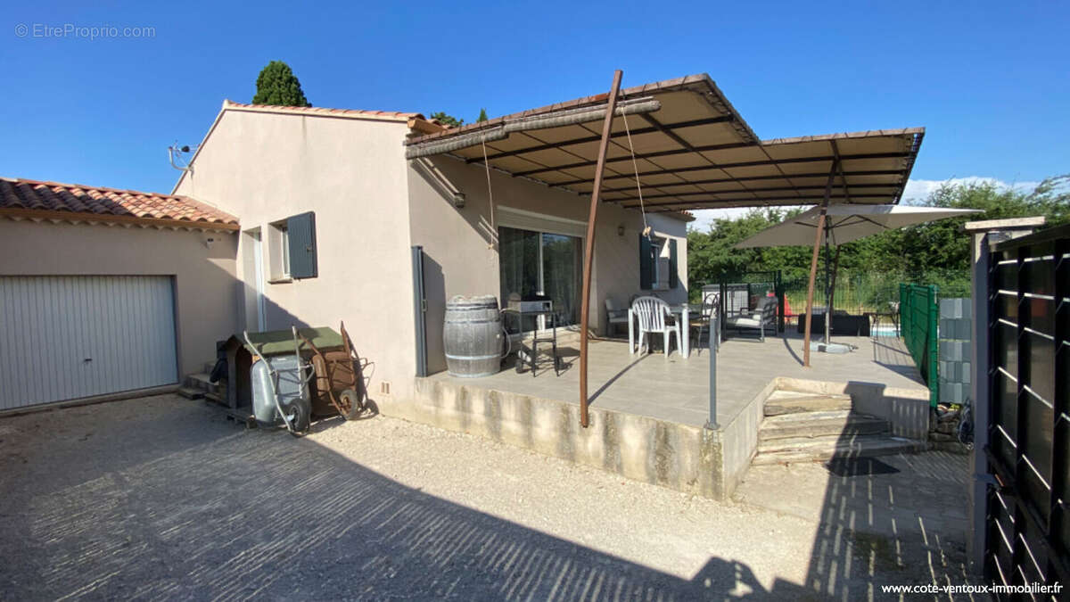 Maison à SAINTE-CECILE-LES-VIGNES