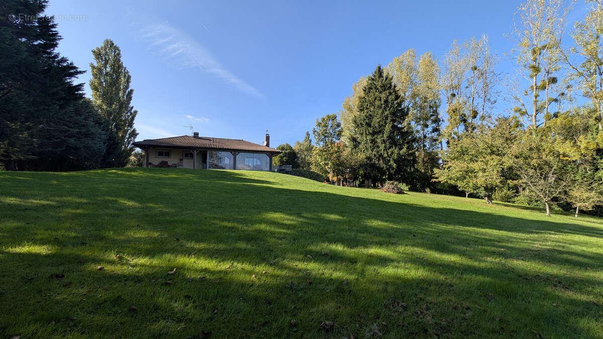 Maison à PRIAY