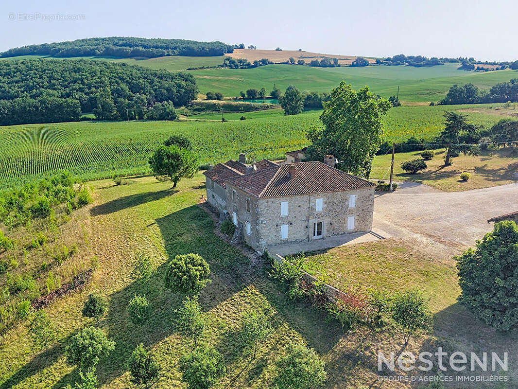 Maison à CASTERA-VERDUZAN