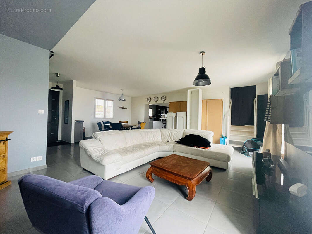 Maison à COMMEQUIERS