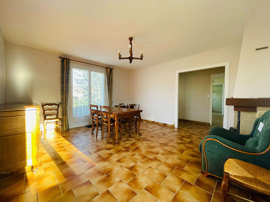 Maison à SAINT-PAUL-MONT-PENIT