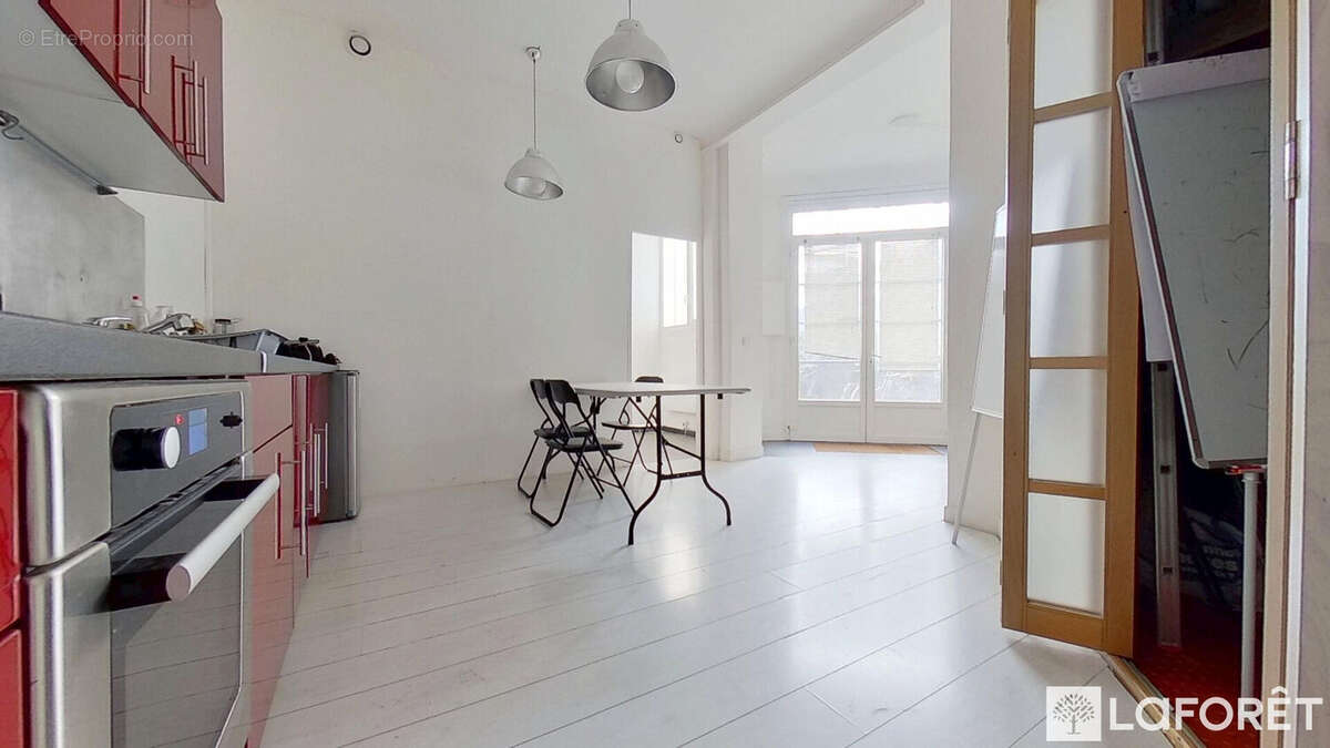 Appartement à PARIS-18E