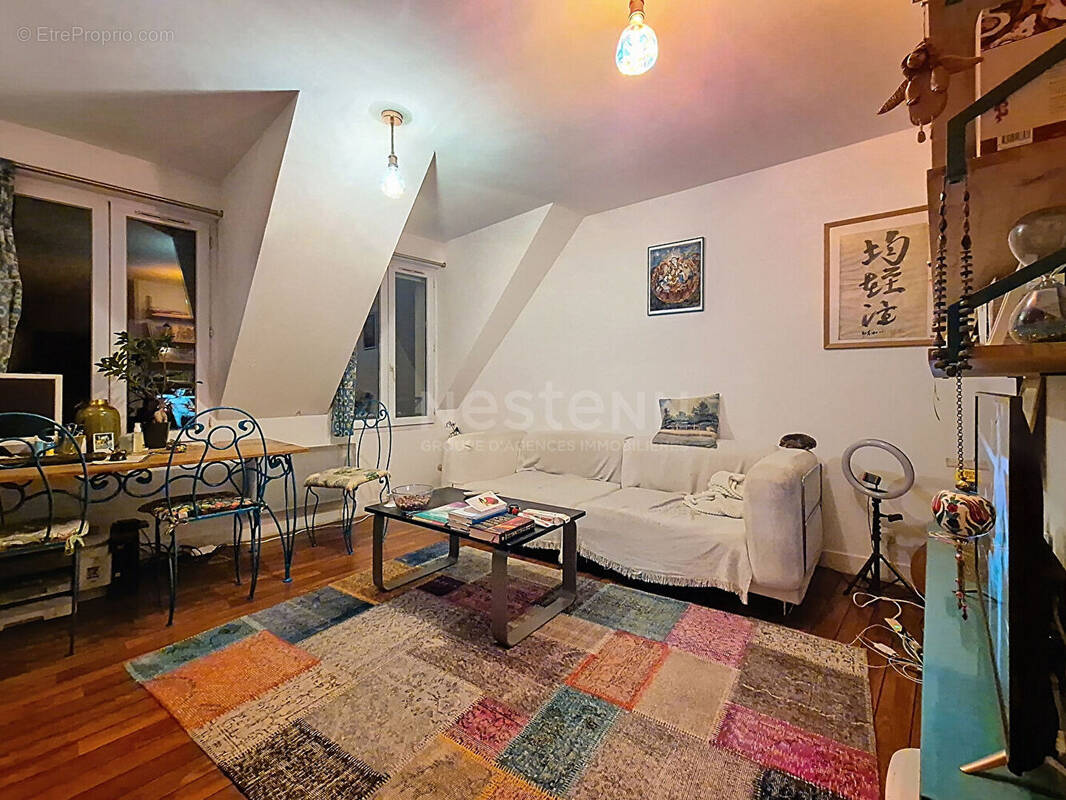 Appartement à LAMORLAYE