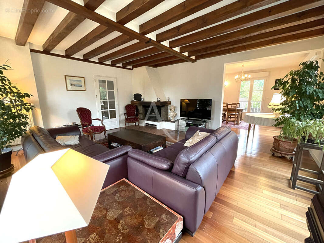 Maison à OZOIR-LA-FERRIERE