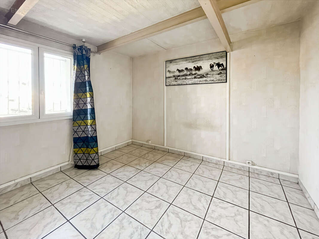 Autre à MARSEILLE-15E