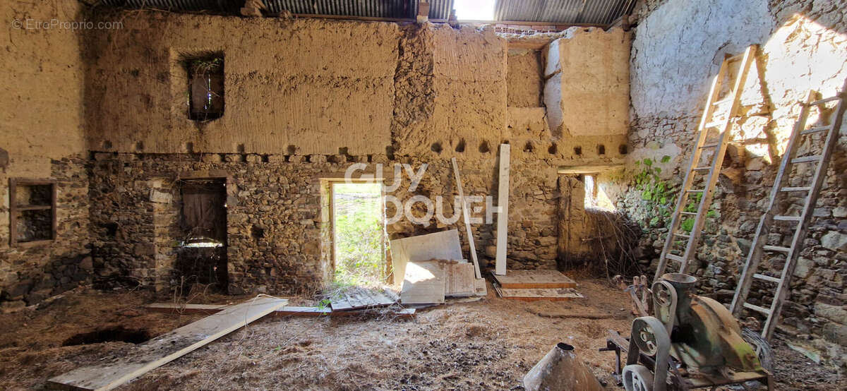 Maison à SAINT-SAUVEUR-LENDELIN