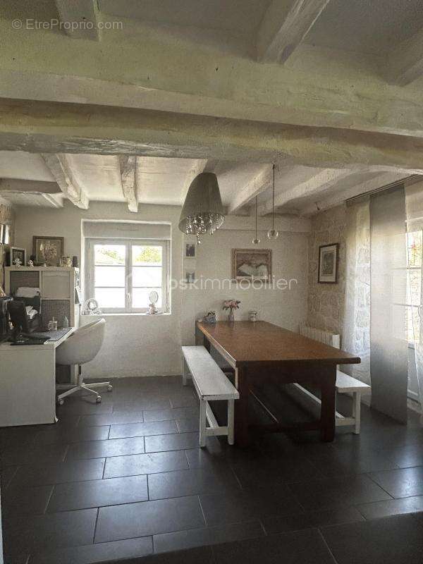 Maison familiale de 148m2 pleine de charme et de potentiel - photo 6