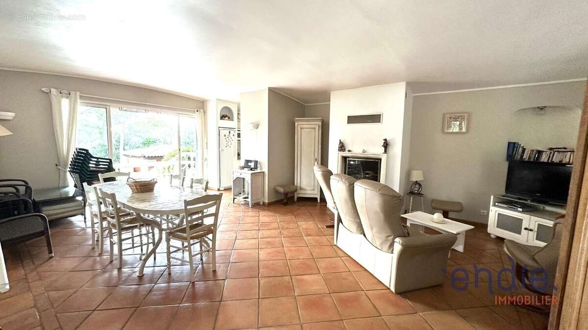 Maison à LORGUES