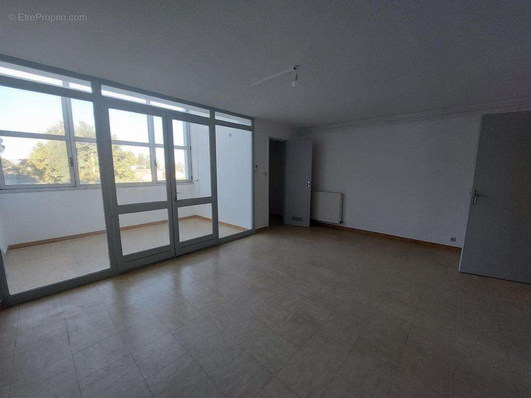 Residence lou souleu, appartement t3 en duplex avec veranda - photo 4