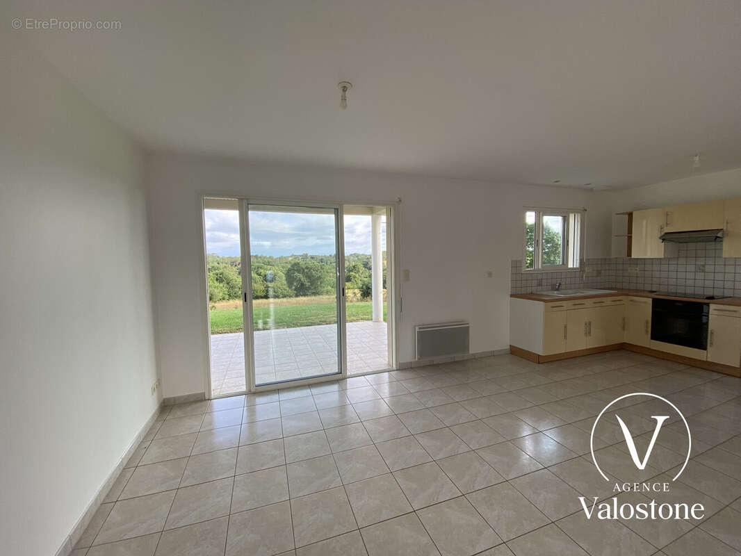 Maison 92 m² à Nassiet  - photo 5